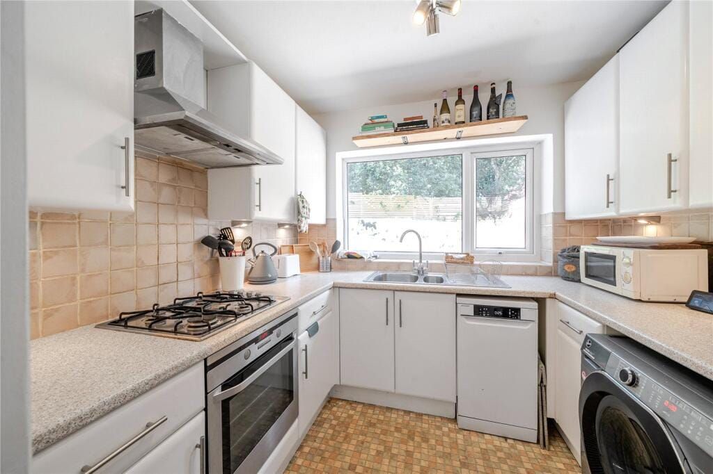 Property photo 3 of 25