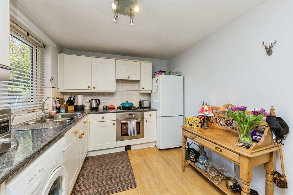 Property photo 2 of 12 Picture No. 14