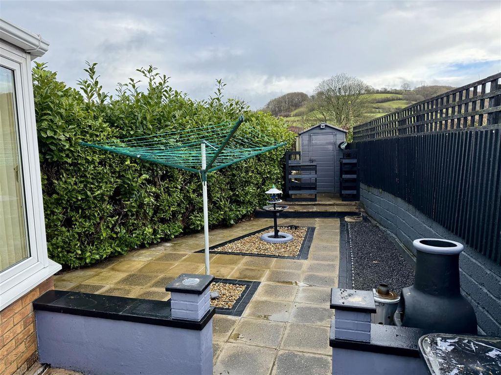 Property photo 3 of 19 Externally