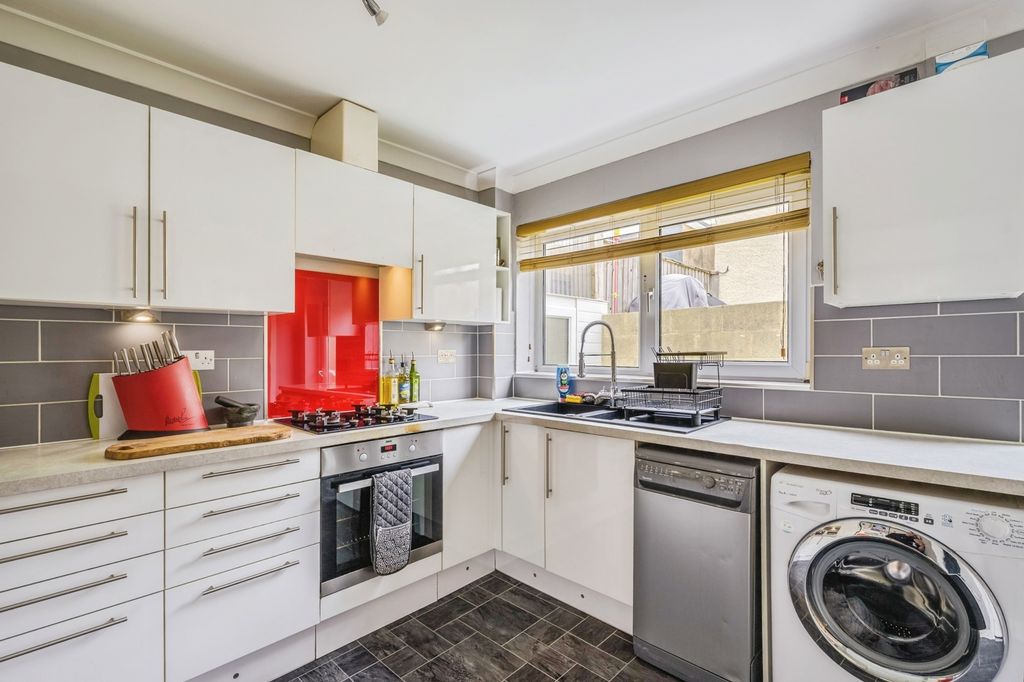 Property photo 2 of 17 Photo