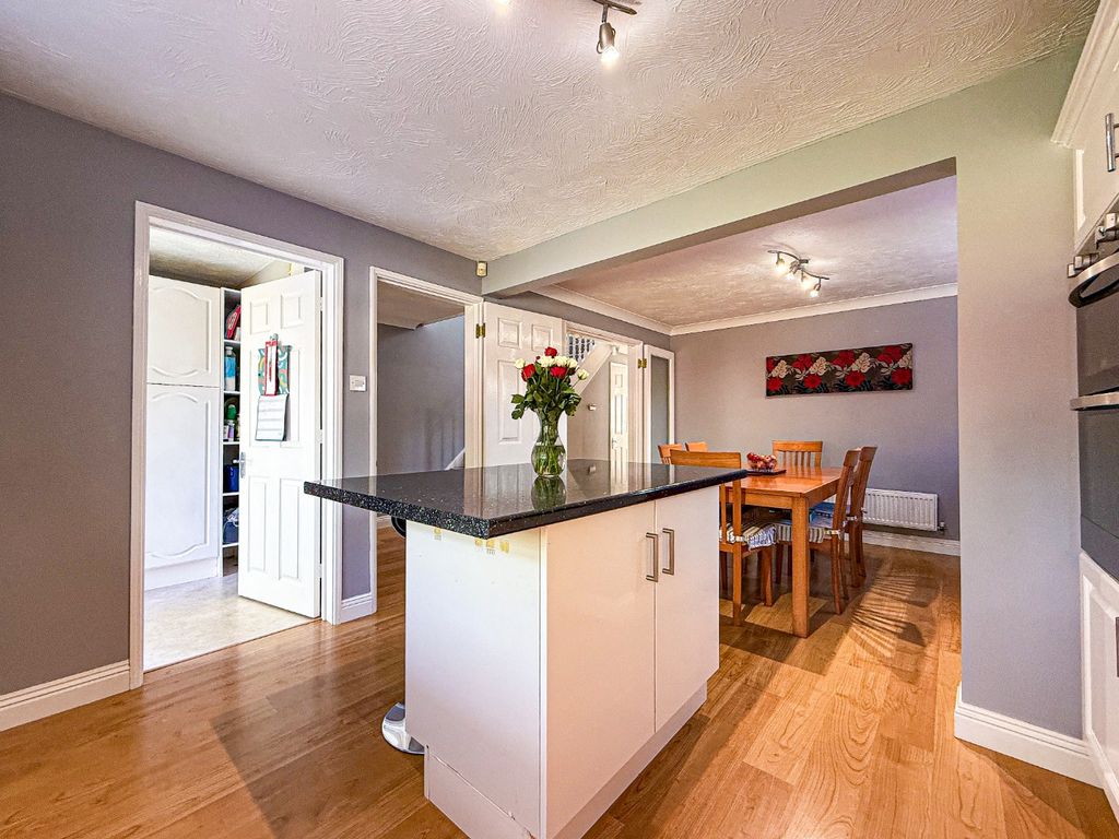 Property photo 2 of 33 4111544