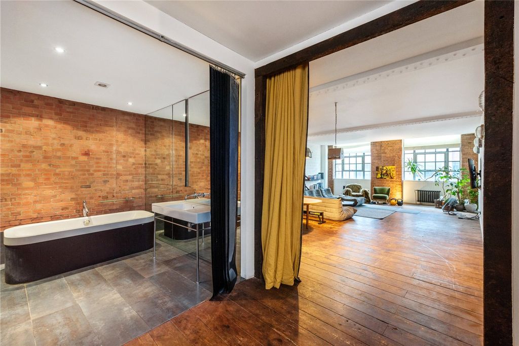 Property photo 3 of 12 Picture No. 11