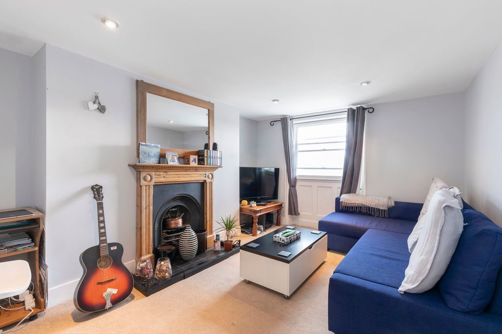 Property photo 2 of 5