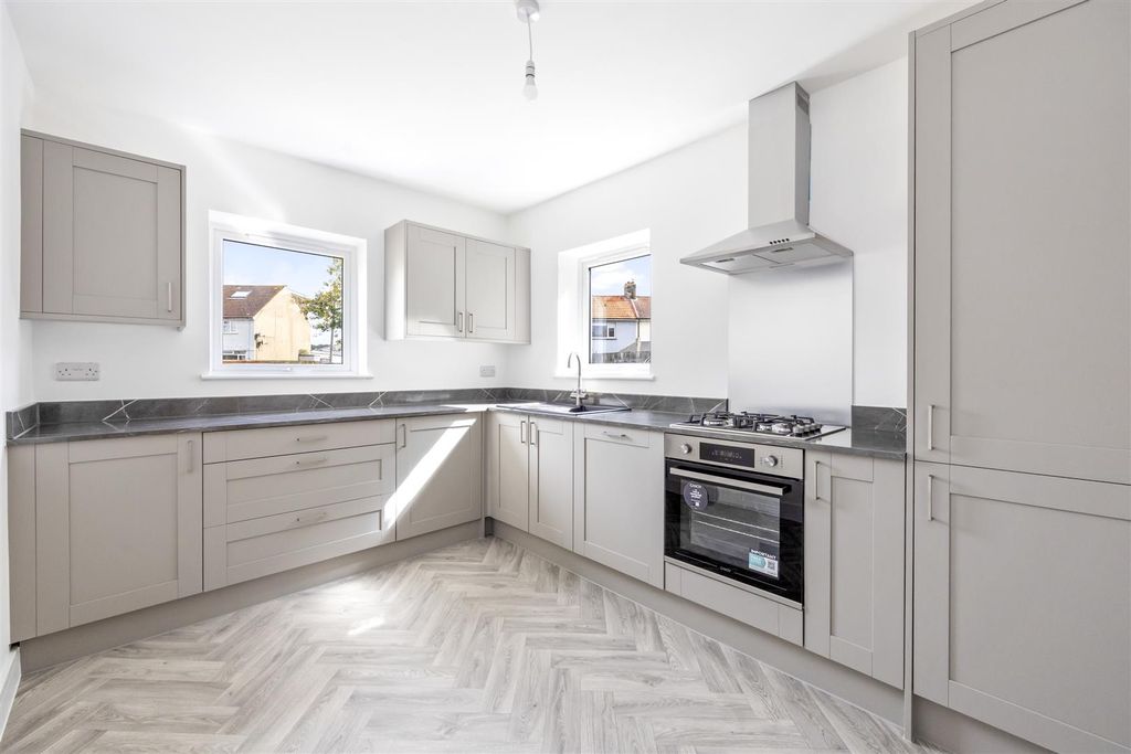 Property photo 1 of 16 Dominion Road, 136-015.Jpg