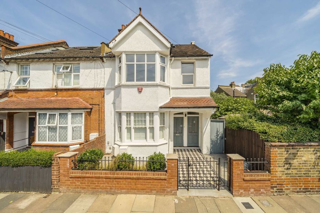 Property photo 1 of 8