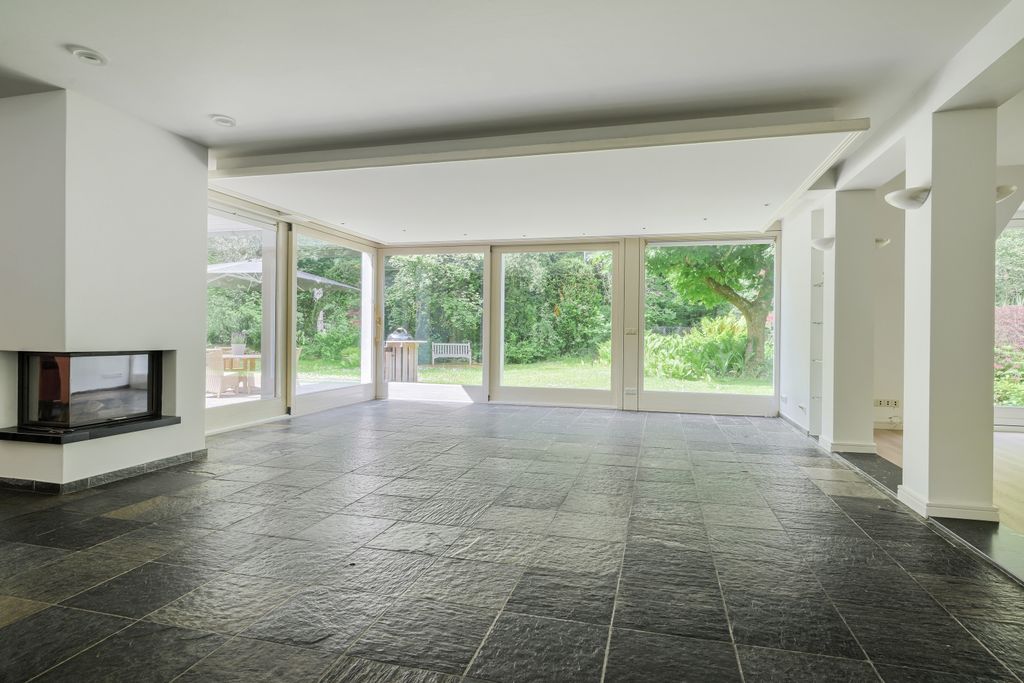 Property photo 2 of 66