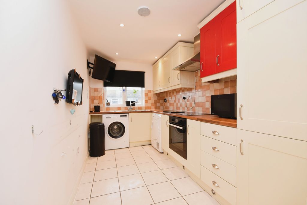 Property photo 2 of 13