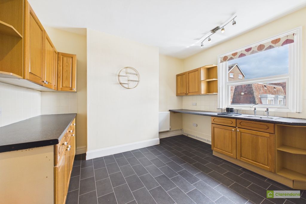 Property photo 3 of 10 Cam02528G0-Pr0462-Still002