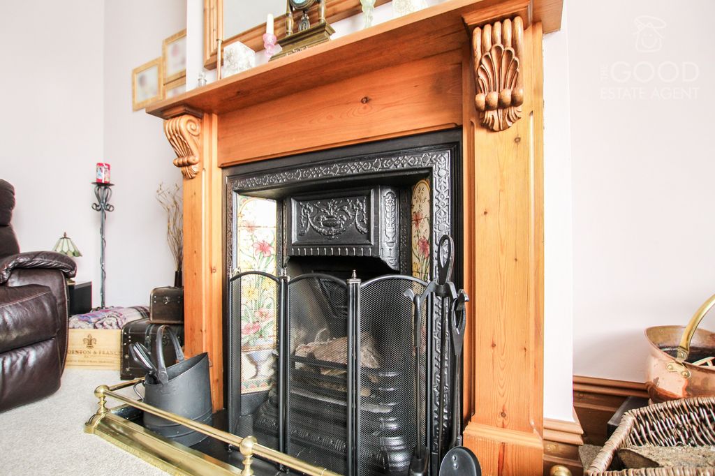 Property photo 3 of 23