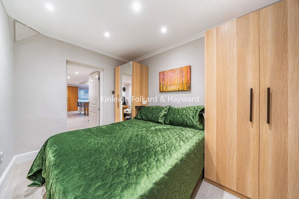 Property photo 3 of 11 Picture No. 18