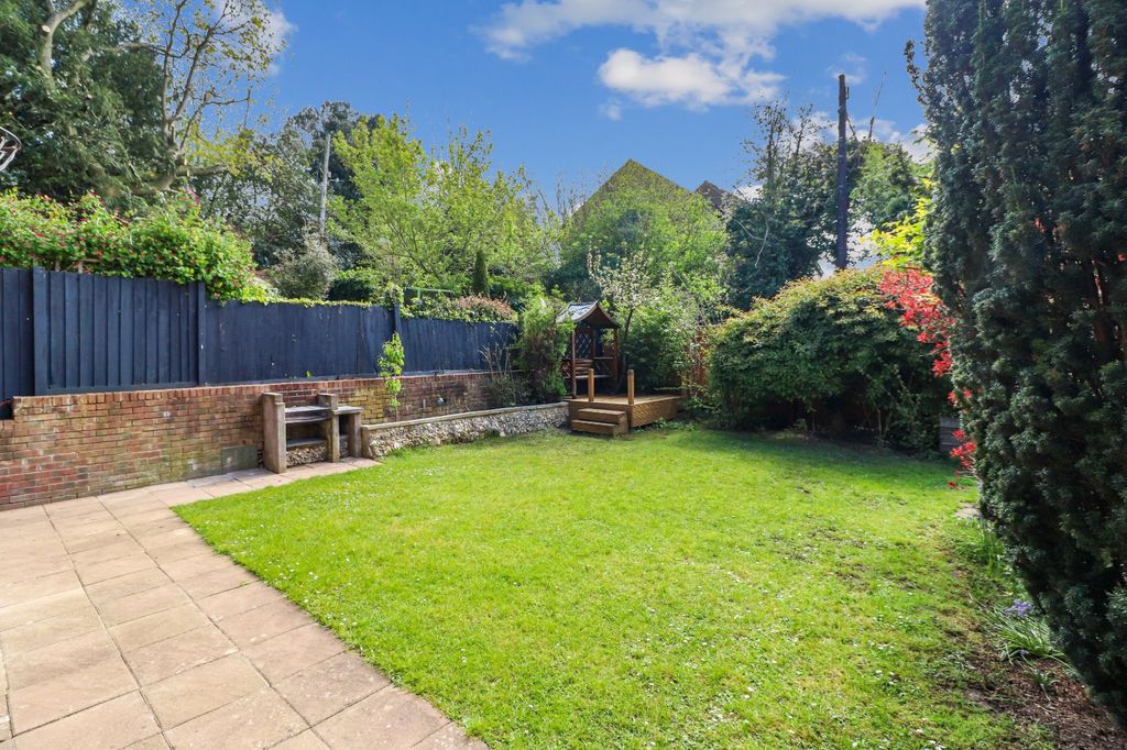 Property photo 2 of 13 Garden