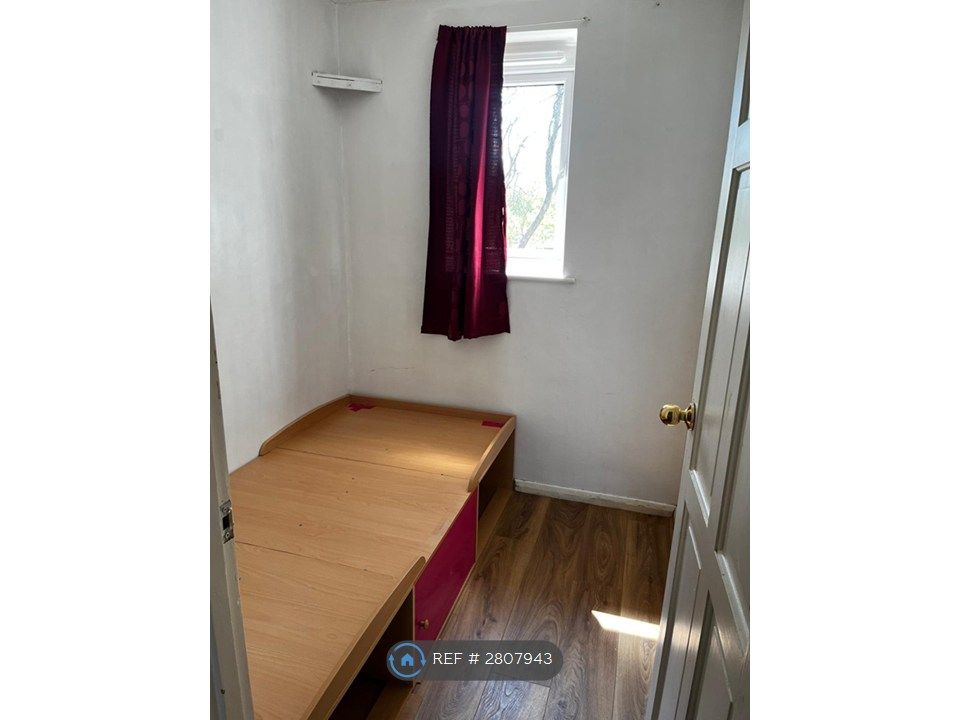 Property photo 3 of 25