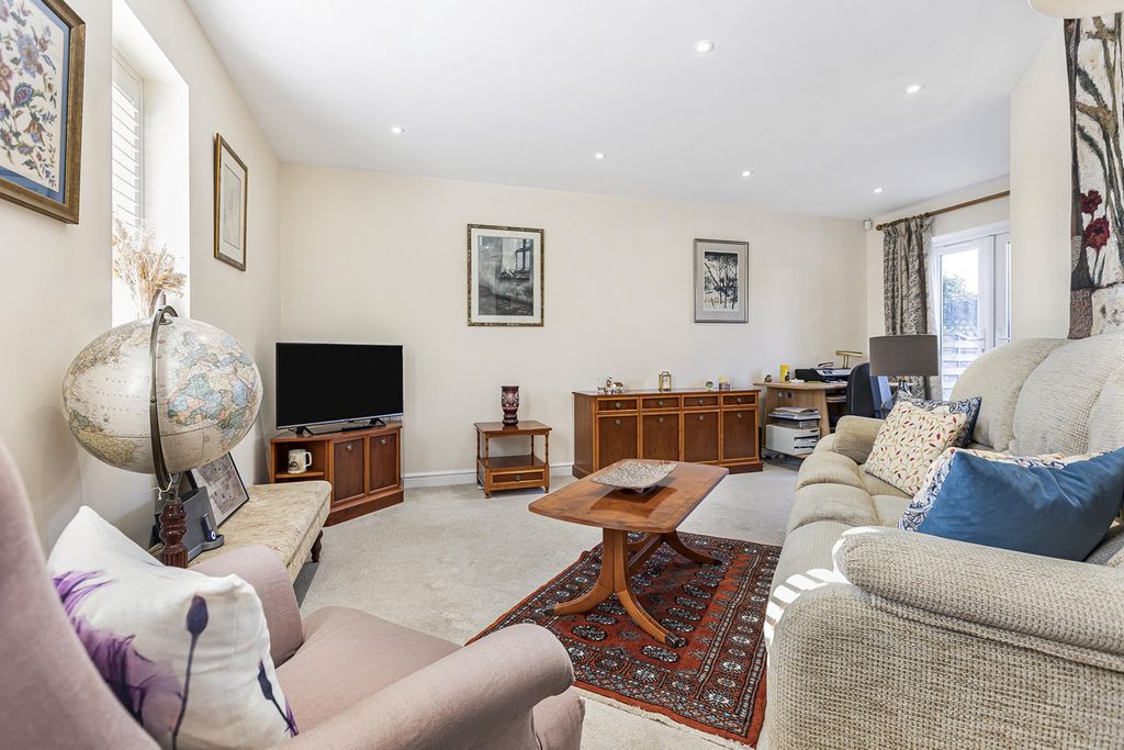 Property photo 2 of 29