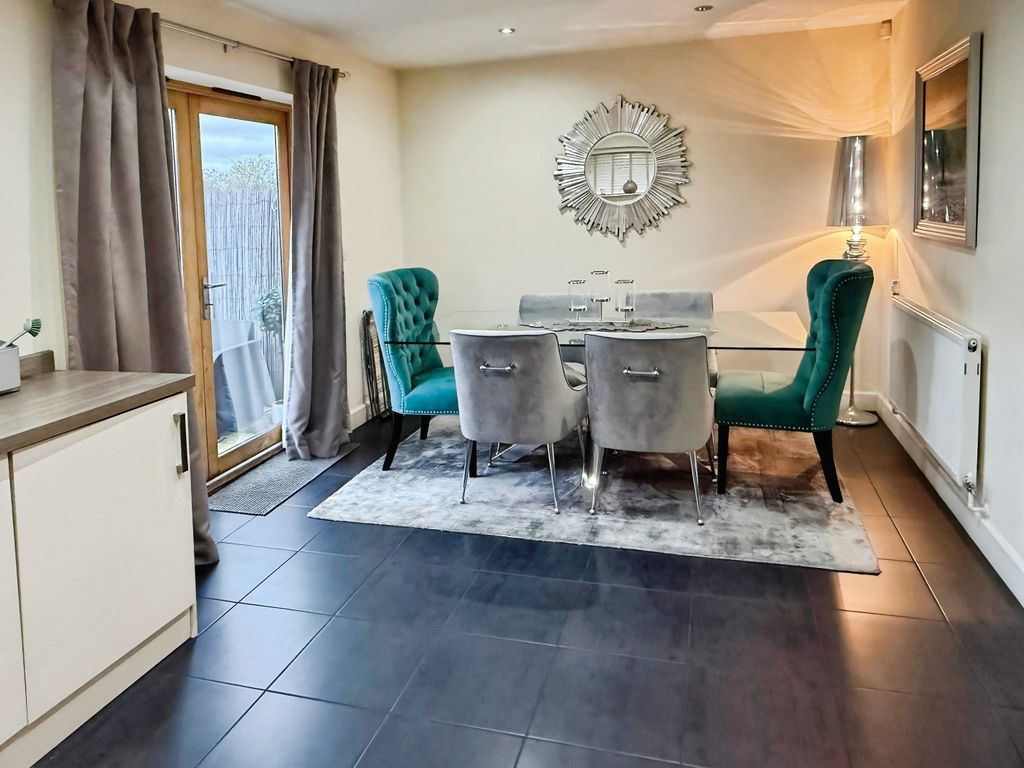 Property photo 3 of 23