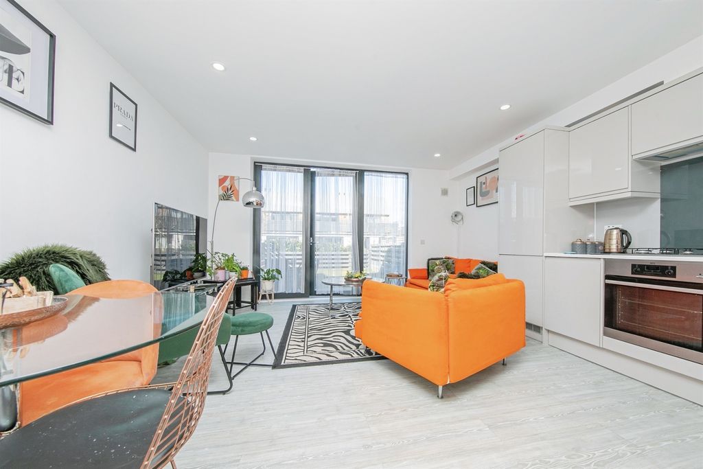 Property photo 3 of 16