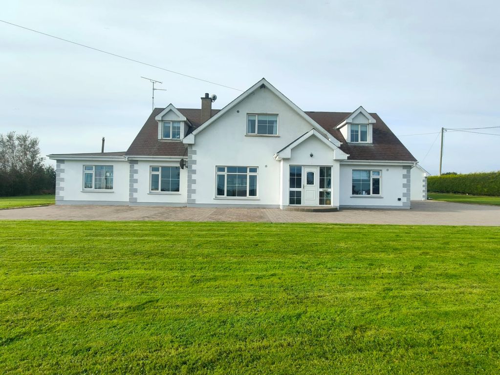 Property photo 1 of 52