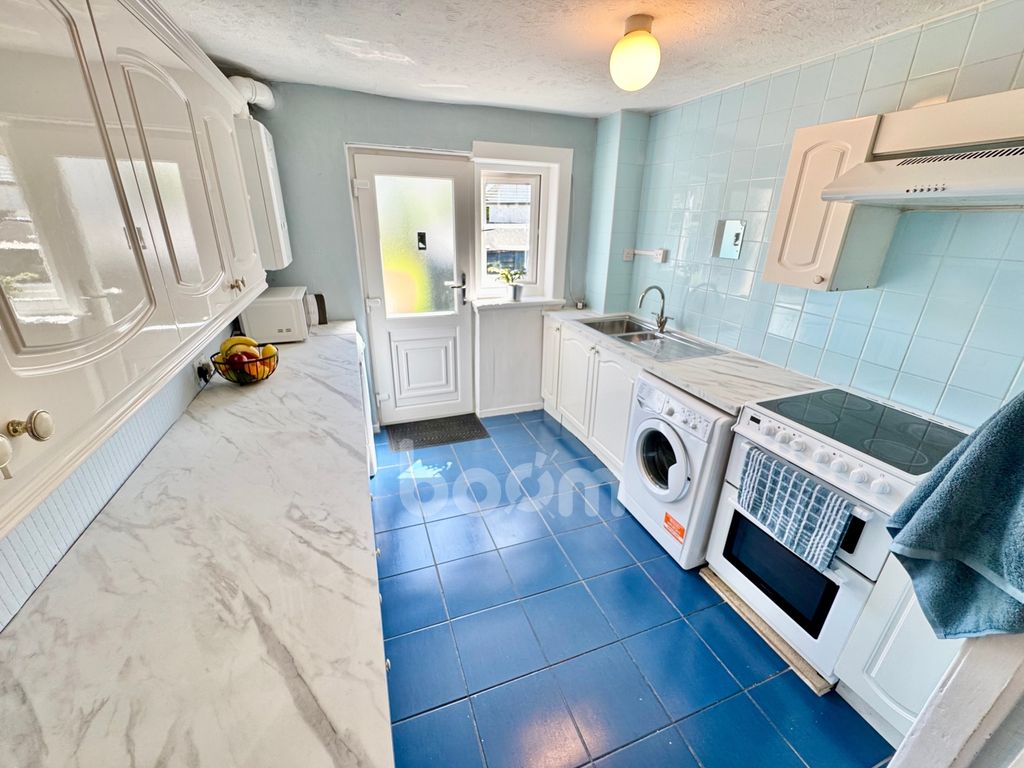 Property photo 3 of 24 Erskinefuald Road, Linwood Kitchen Pic