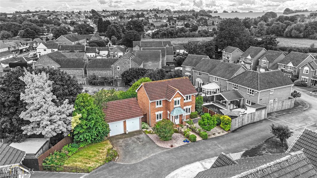 Property photo 1 of 36 Picture No. 05