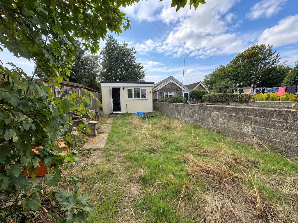 Property photo 3 of 15 Picture No. 12