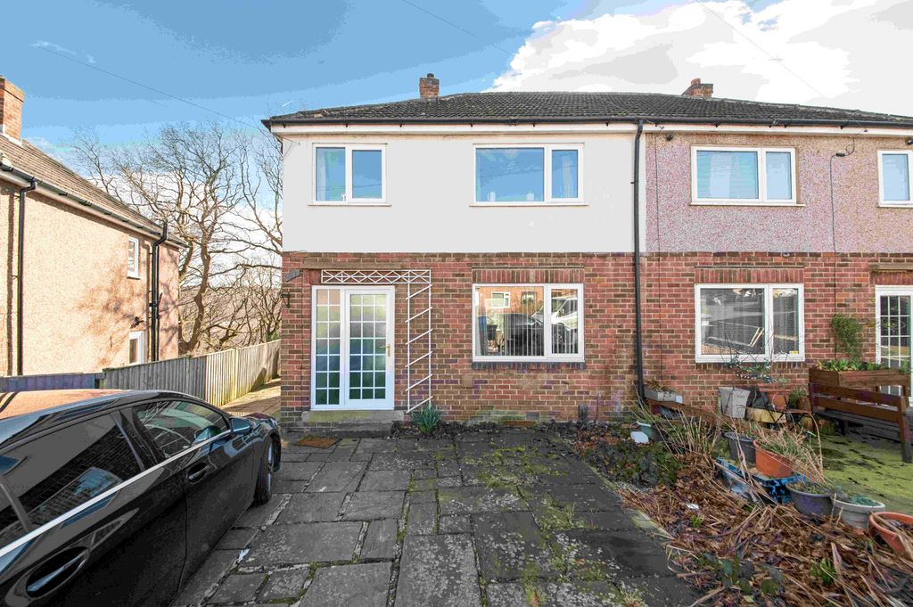 Property photo 1 of 18 External