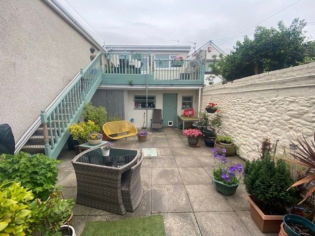 Property photo 2 of 31