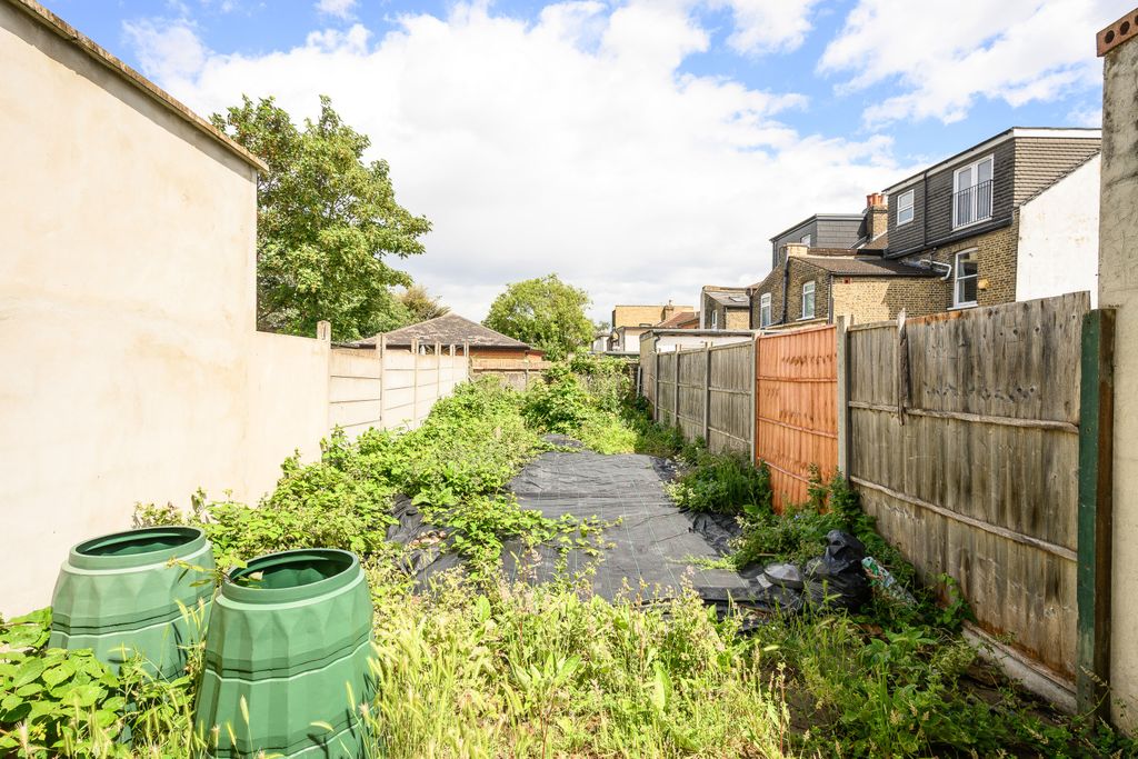 Property photo 2 of 11 Picture No. 28