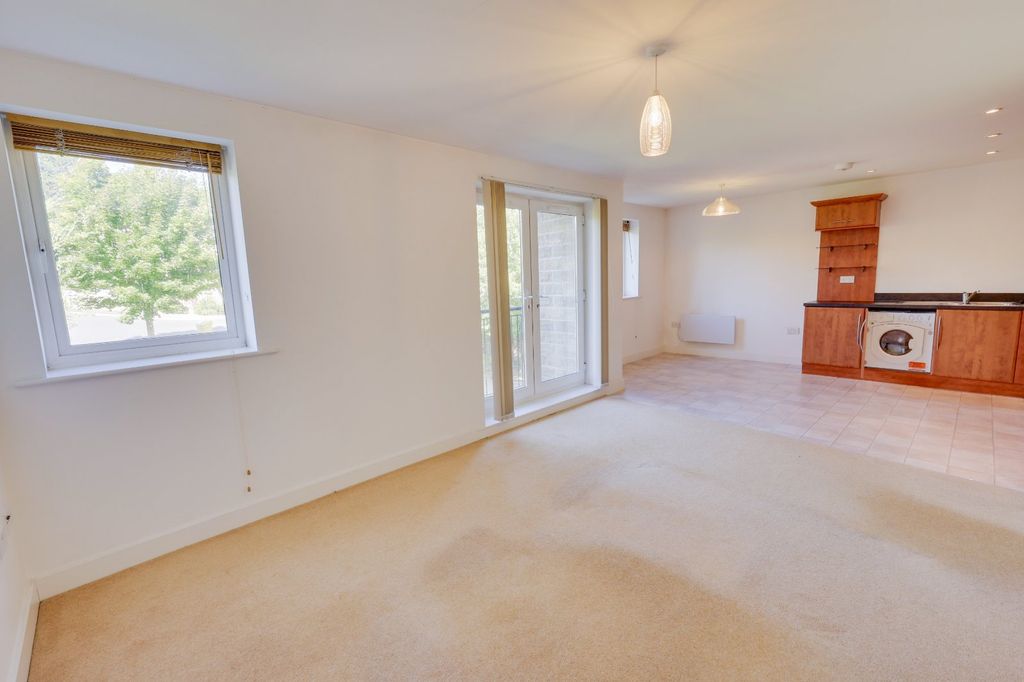 Property photo 2 of 13 Picture No. 33