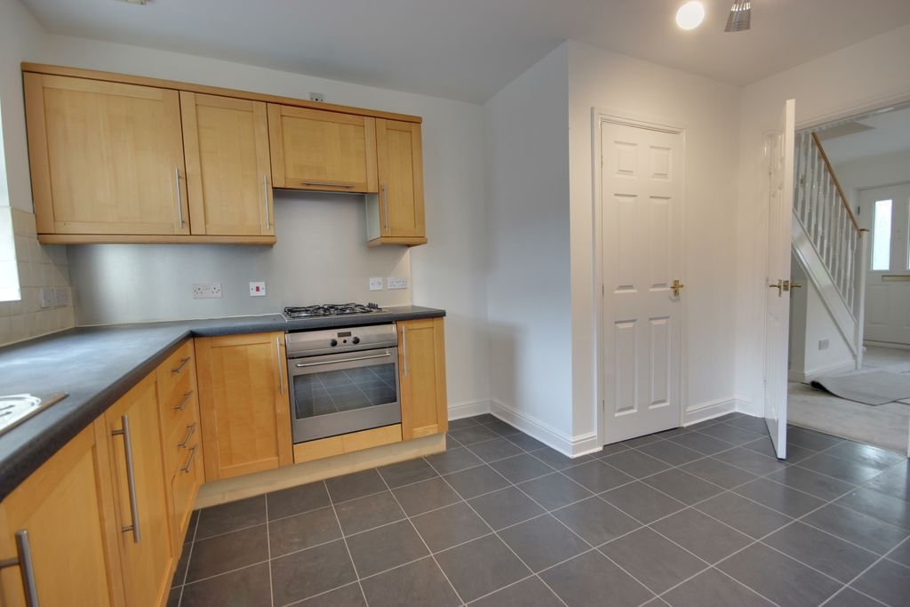 Property photo 2 of 18 1 Kit Din B