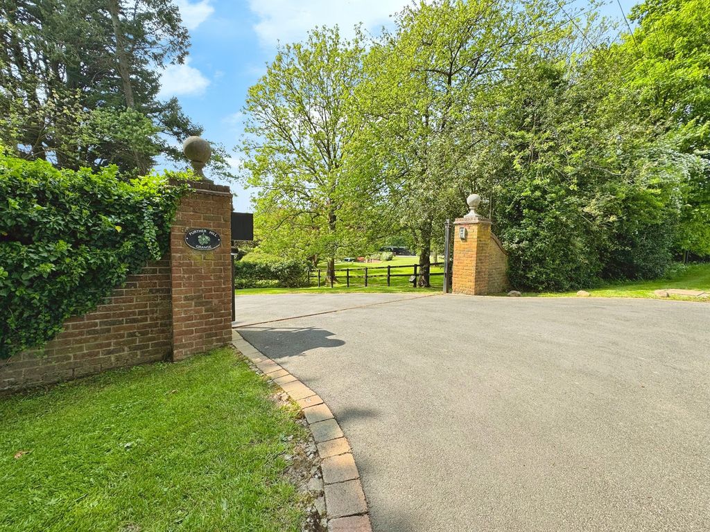 Property photo 1 of 31