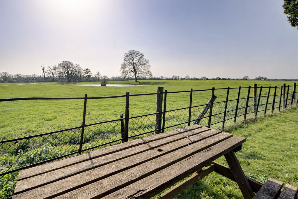 Property photo 2 of 30