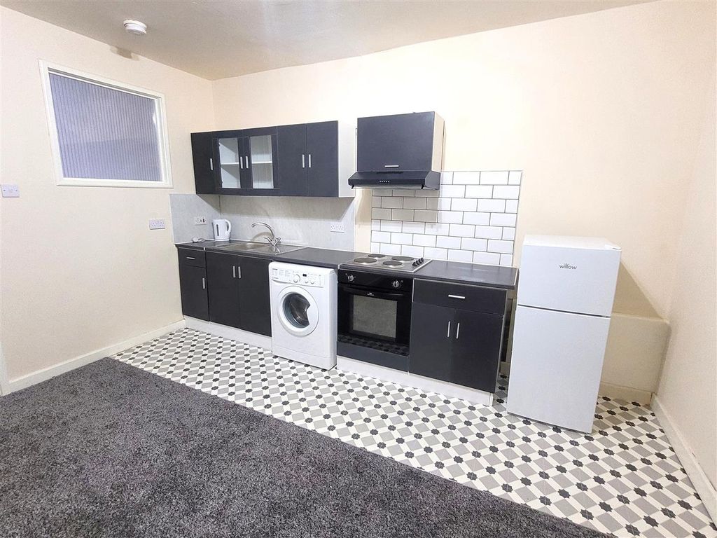 Property photo 3 of 6 Picture No. 06