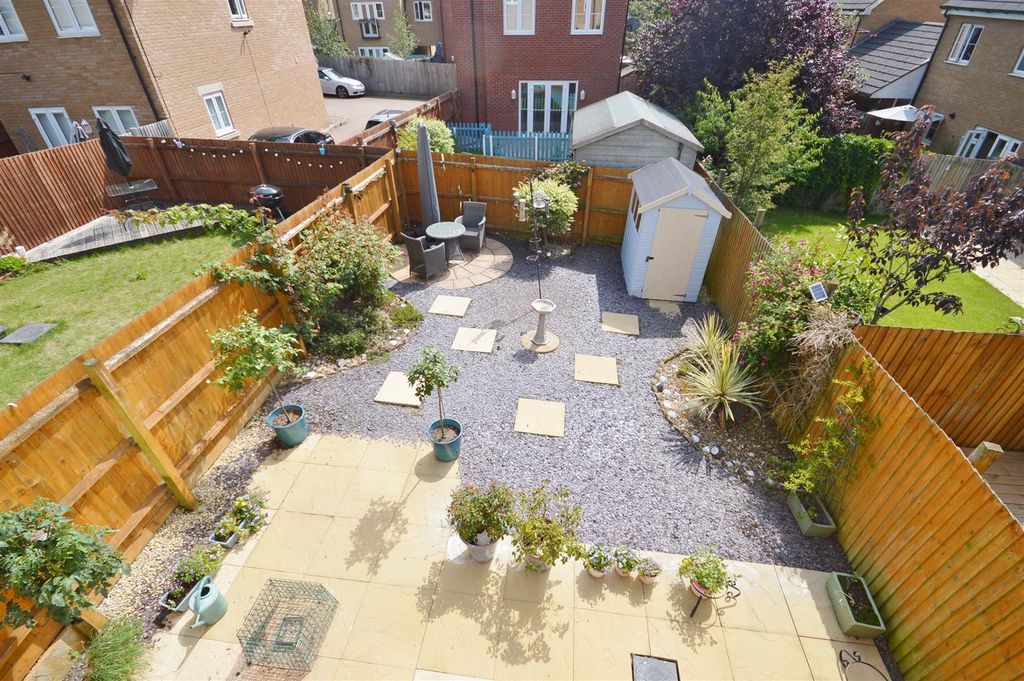 Property photo 2 of 12