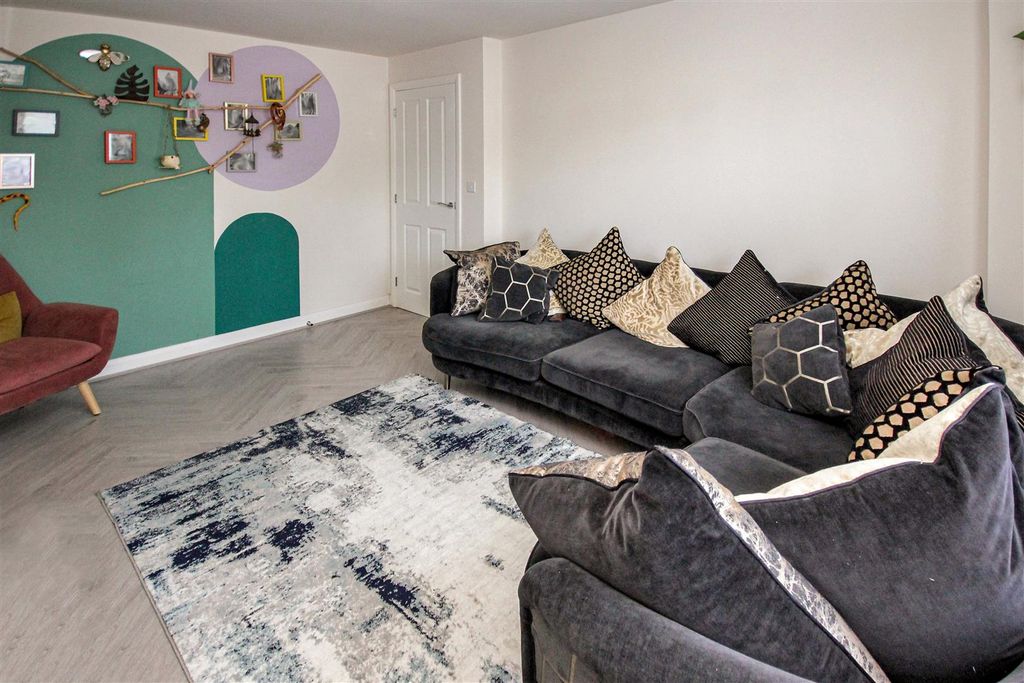 Property photo 3 of 19 Sitting Room 1.Jpg