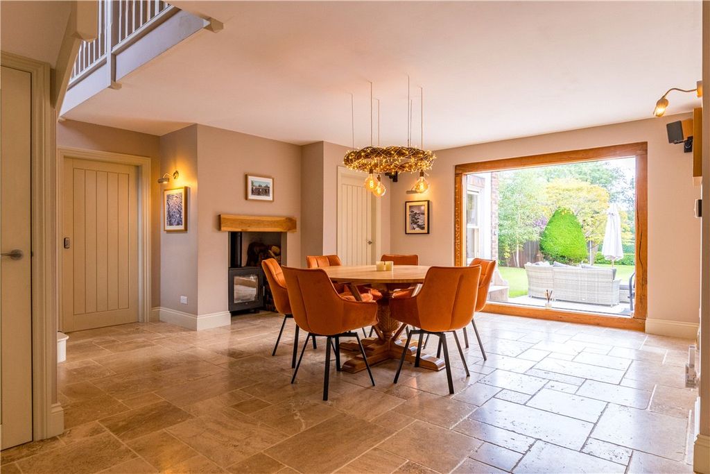 Property photo 3 of 34 Picture No. 57