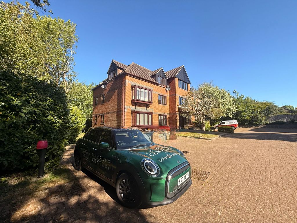 Property photo 2 of 3