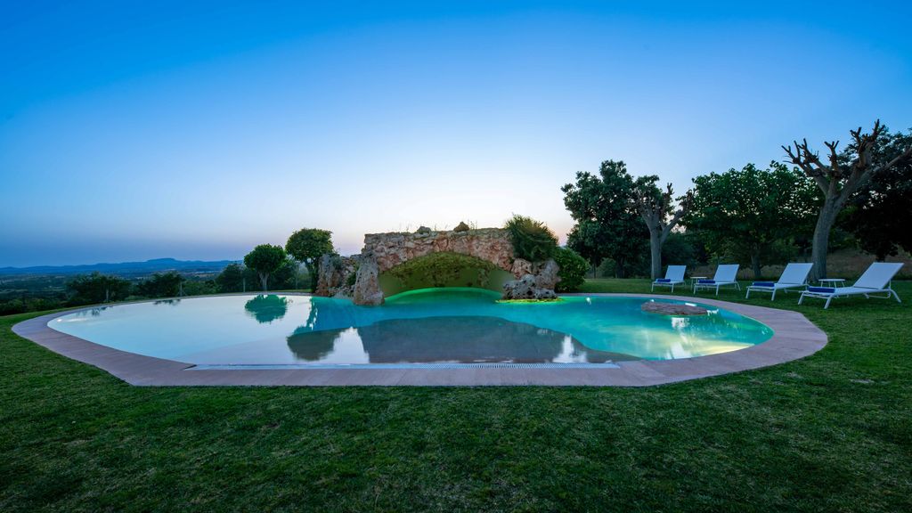 Property photo 1 of 53 81582 Small-51.Jpg