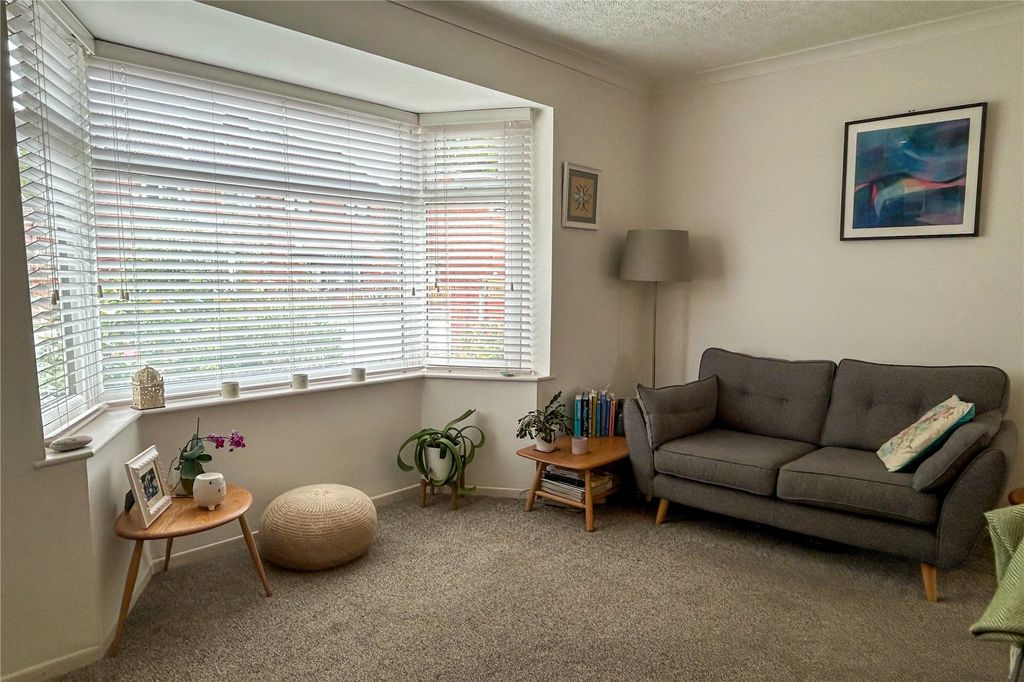 Property photo 3 of 28 Living Room