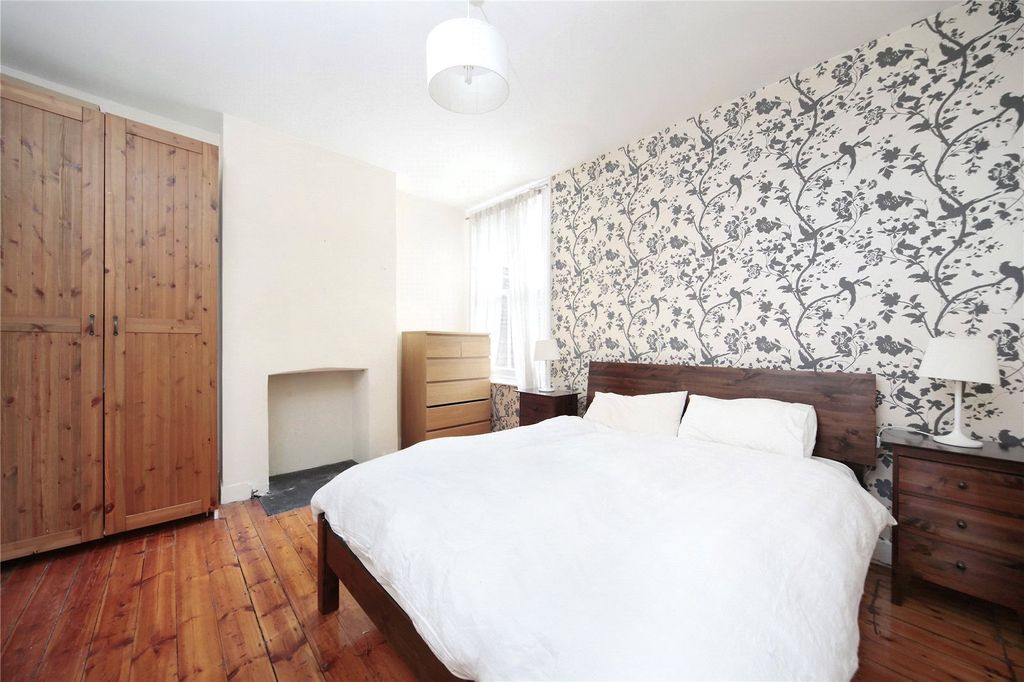 Property photo 3 of 9