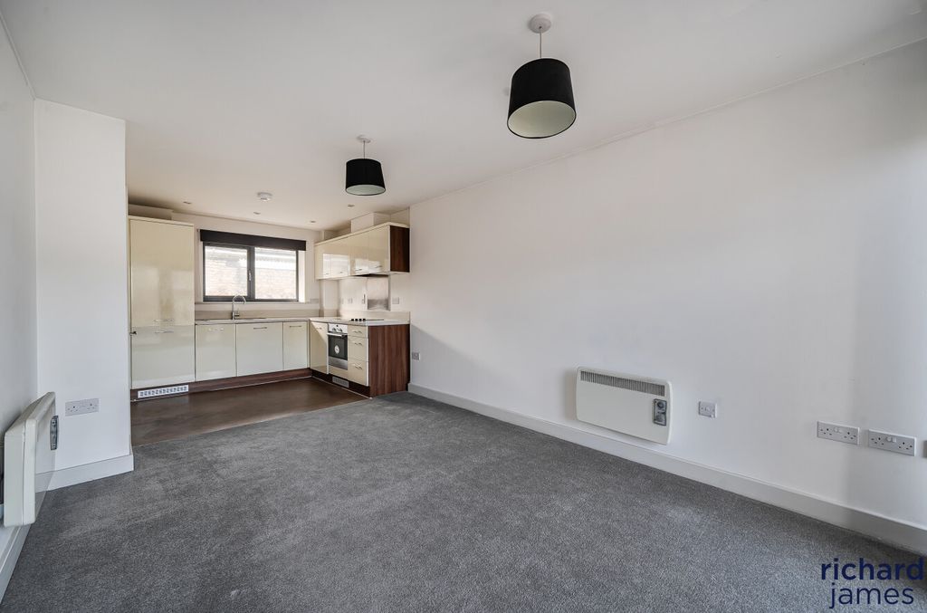 Property photo 3 of 12 ee88A78248494715Aa44ba690Abddf93