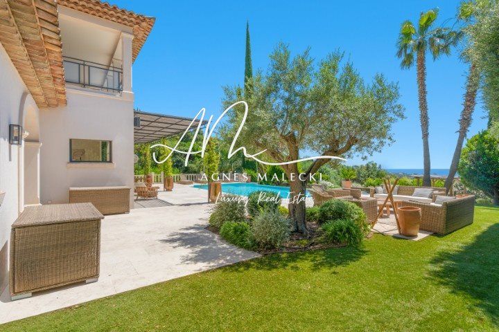 Property photo 1 of 27 Ultra Residential For This High-End Property With Splendid Sea Views