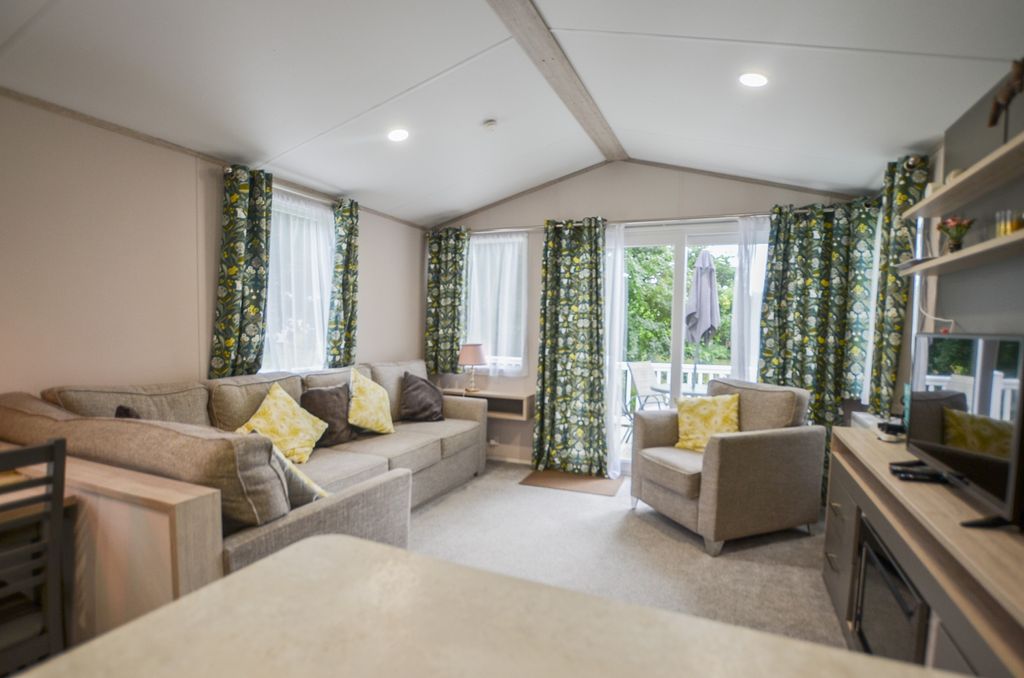 Property photo 2 of 11 21 Hengar Manor Tps Bodmin Branch 01208 872728-06