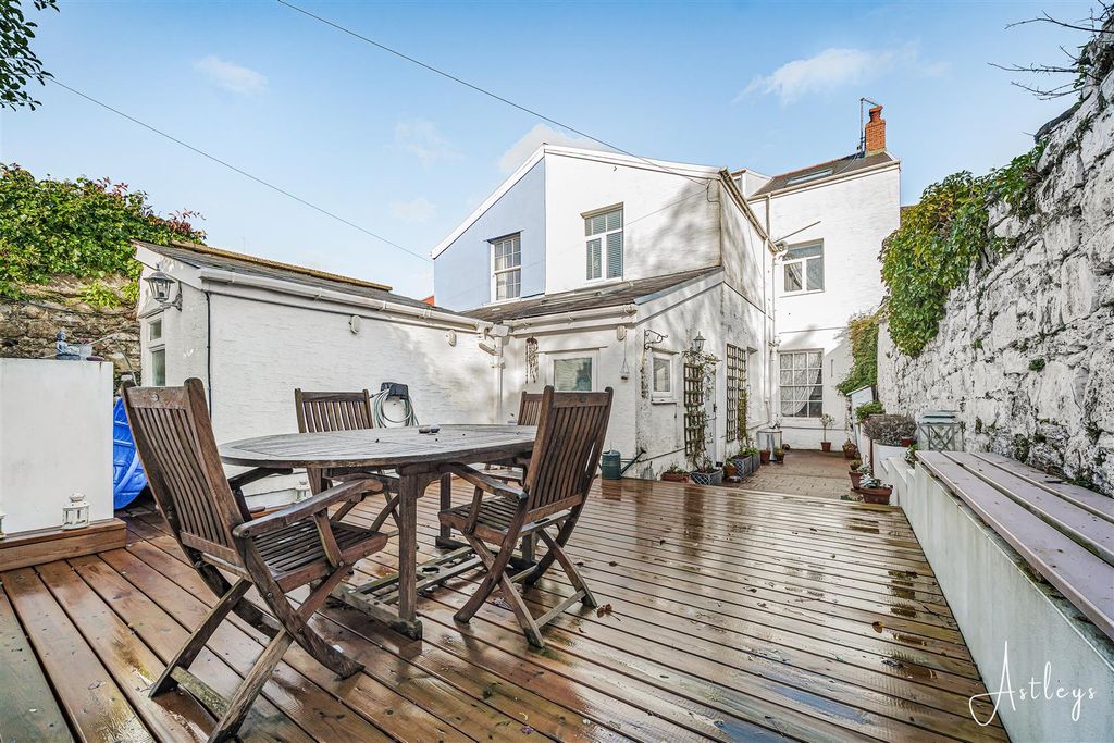 Property photo 3 of 32 Rear