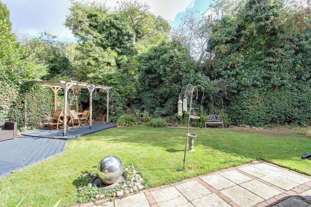 Property photo 3 of 39