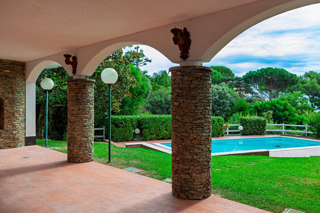 Property photo 3 of 26