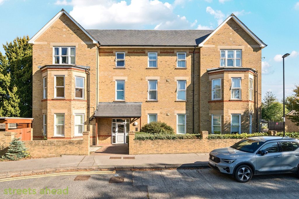 Property photo 1 of 14 E160701A-c184-43c...