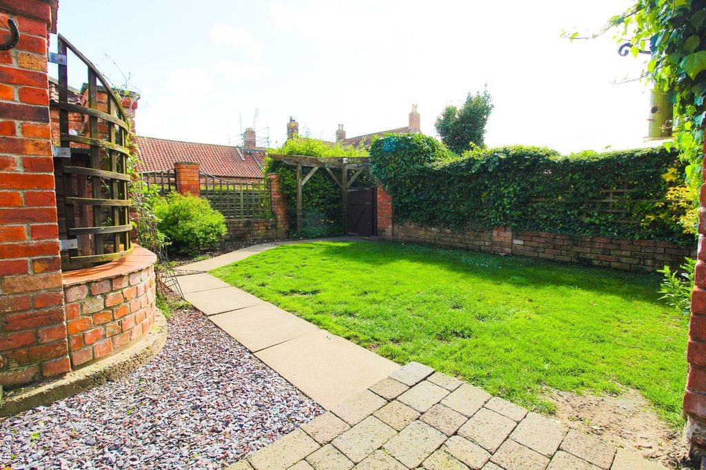 Property photo 3 of 14