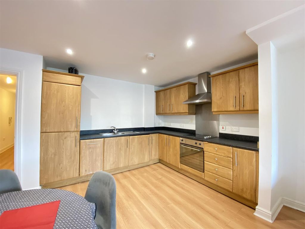 Property photo 2 of 8