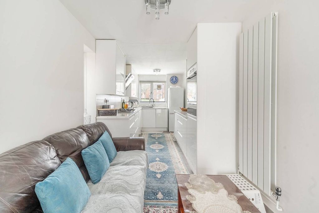 Property photo 3 of 16