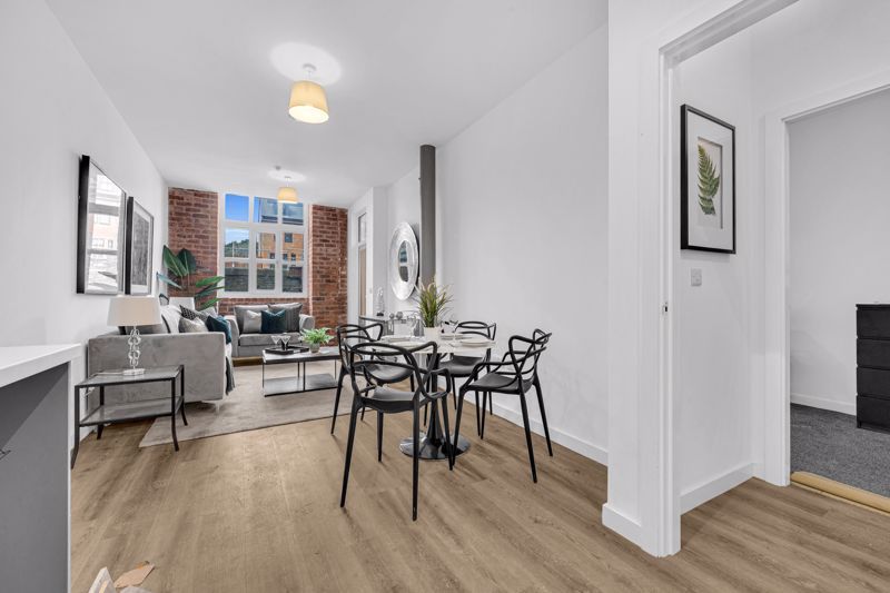 Property photo 1 of 12 Photo 6