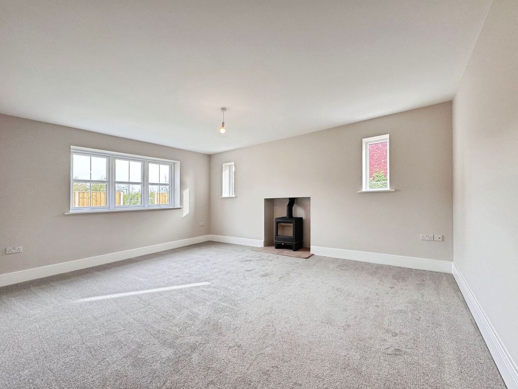 Property photo 3 of 28